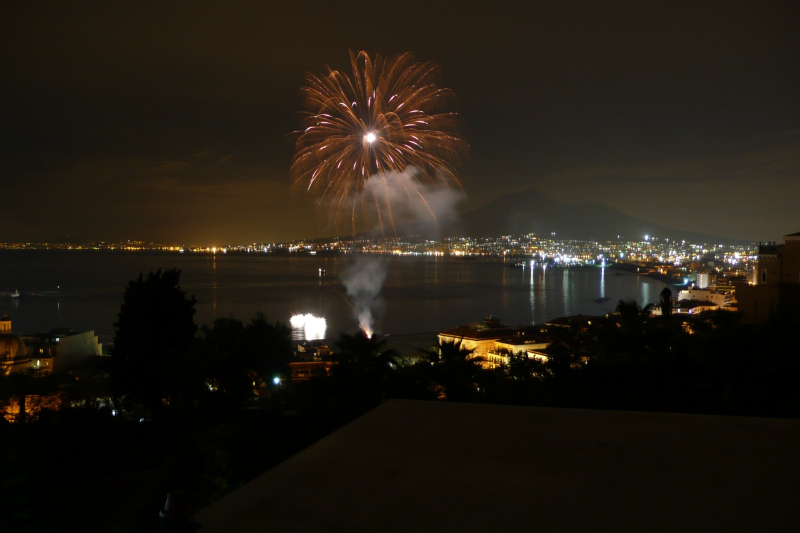 Fuochi d'artificio su Napoli